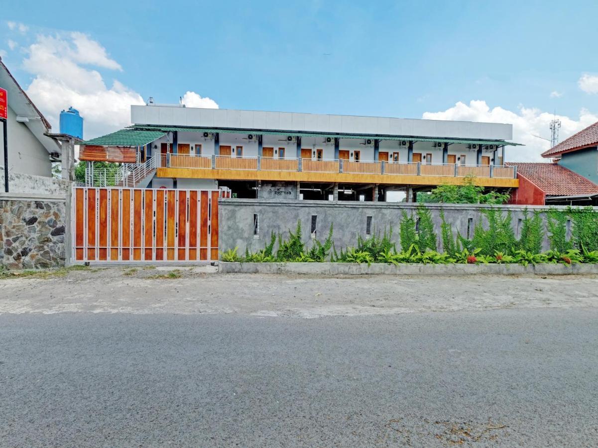 Oyo 90325 Pondok Dnayu Syariah Jarakan Eksteriør bilde